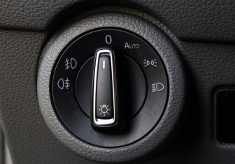 Подержанный автомобиль Volkswagen Caravelle 2021 года (18 фото)