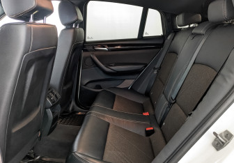 Подержанный автомобиль BMW X4 2018 года (18 фото)