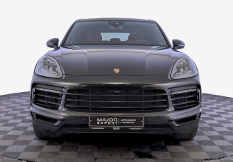 Подержанный автомобиль Porsche Cayenne 2018 года (2 фото)