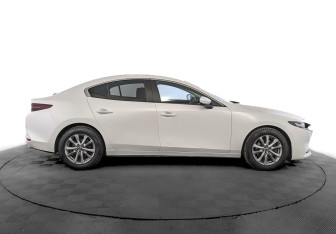 Подержанный автомобиль Mazda 3 Sedan 2019 года (4 фото)