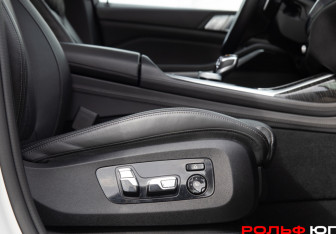 Подержанный автомобиль BMW X7 2020 года (25 фото)