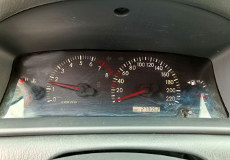 Подержанный автомобиль Toyota Corolla Sedan 2006 года (13 фото)