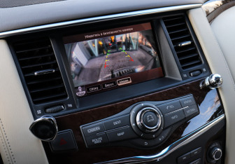 Подержанный автомобиль Infiniti QX56 2010 года (12 фото)