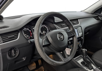 Подержанный автомобиль Skoda Octavia Liftback 2018 года (15 фото)
