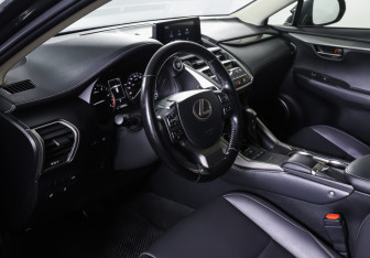 Подержанный автомобиль Lexus NX 2020 года (15 фото)