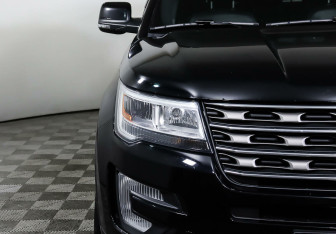 Подержанный автомобиль Ford Explorer 2017 года (7 фото)