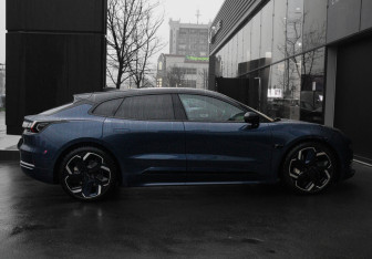 Подержанный автомобиль Zeekr 001 2023 года (4 фото)