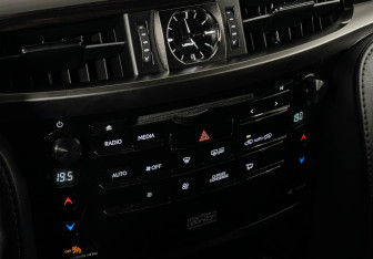 Подержанный автомобиль Lexus LX 2020 года (20 фото)