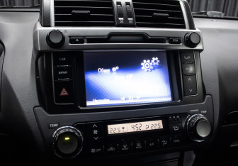 Подержанный автомобиль Toyota Land Cruiser Prado 2017 года (17 фото)