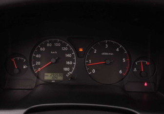 Подержанный автомобиль Nissan Patrol 2005 года (13 фото)