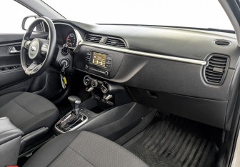 Подержанный автомобиль Kia Rio Sedan 2021 года (11 фото)