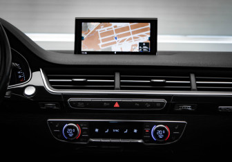 Подержанный автомобиль Audi Q7 2018 года (22 фото)