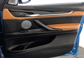 Подержанный автомобиль BMW X6 M 2016 года (26 фото)