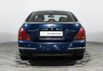 Подержанный автомобиль Nissan Teana 2006 года (23 фото)
