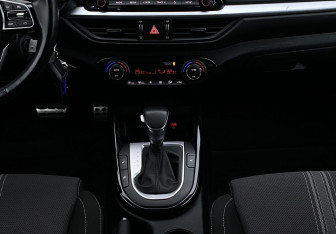 Подержанный автомобиль Kia Cerato Sedan 2022 года (13 фото)