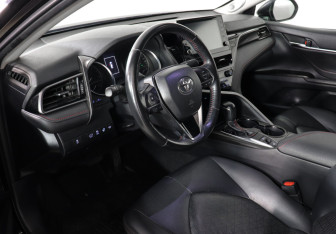 Подержанный автомобиль Toyota Camry Sedan 2021 года (9 фото)