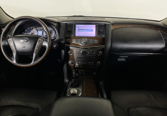 Подержанный автомобиль Infiniti QX80 2014 года (12 фото)