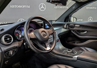 Подержанный автомобиль Mercedes-Benz GLC Coupe 2018 года (15 фото)
