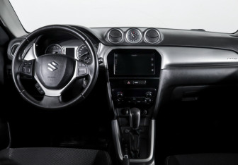 Подержанный автомобиль Suzuki Vitara 2016 года (12 фото)