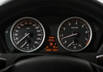 Подержанный автомобиль BMW X6 2011 года (13 фото)