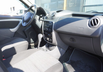 Подержанный автомобиль Renault Duster 2013 года (11 фото)