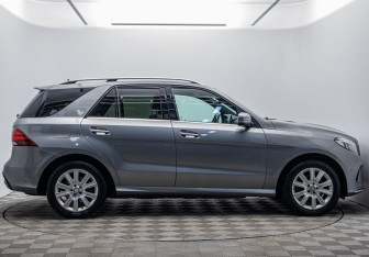 Подержанный автомобиль Mercedes-Benz GLE 2015 года (4 фото)
