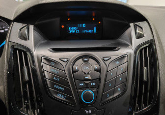 Подержанный автомобиль Ford Focus Hatchback 2012 года (13 фото)