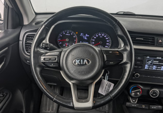 Подержанный автомобиль Kia Rio Hatchback 2021 года (21 фото)
