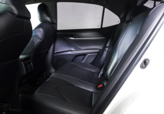 Подержанный автомобиль Toyota Camry Sedan 2019 года (11 фото)