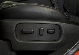 Подержанный автомобиль Ford Explorer 2015 года (11 фото)