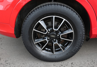 Подержанный автомобиль Audi Q3 2013 года (26 фото)