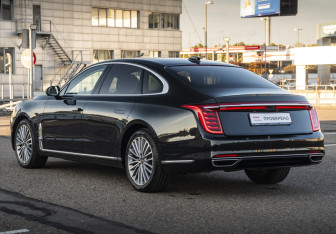 Подержанный автомобиль Hongqi H9 2020 года (7 фото)