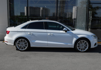 Подержанный автомобиль Audi A3 Sedan 2018 года (4 фото)