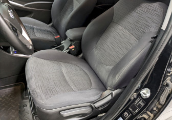 Подержанный автомобиль Hyundai Solaris Hatchback 2014 года (14 фото)