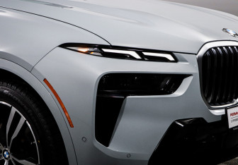 Подержанный автомобиль BMW X7 2022 года (16 фото)
