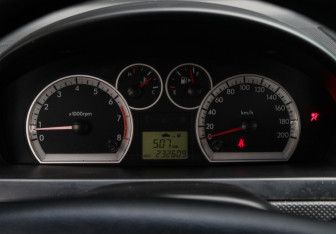 Подержанный автомобиль Chevrolet Aveo Sedan 2007 года (13 фото)