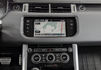 Подержанный автомобиль Land Rover Range Rover Sport 2015 года (17 фото)