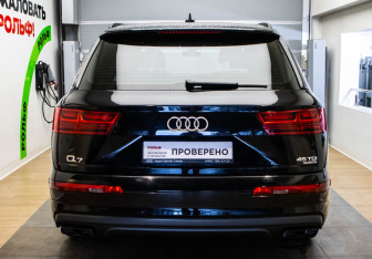 Подержанный автомобиль Audi Q7 2019 года (5 фото)