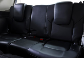 Подержанный автомобиль Nissan Patrol 2013 года (11 фото)