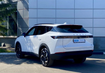 Подержанный автомобиль Omoda C7 2025 года (7 фото)