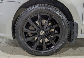 Подержанный автомобиль Volkswagen Polo Sedan 2018 года (12 фото)