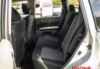 Подержанный автомобиль Nissan X-Trail 2008 года (8 фото)