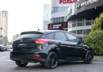 Подержанный автомобиль Ford Focus Hatchback 2019 года (4 фото)