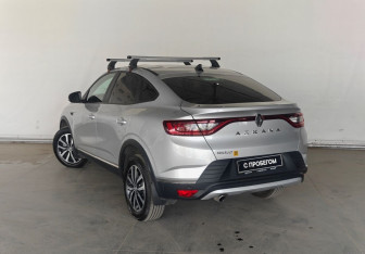 Подержанный автомобиль Renault Arkana 2019 года (6 фото)