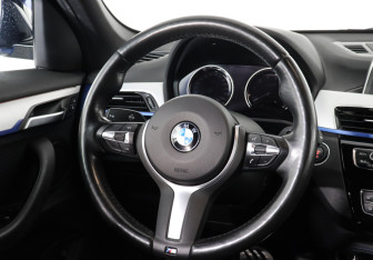 Подержанный автомобиль BMW X1 2019 года (13 фото)