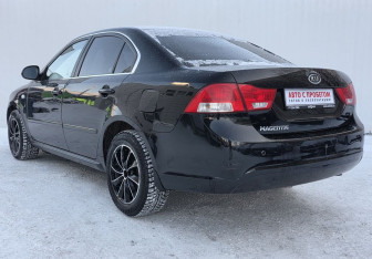 Подержанный автомобиль Kia Magentis 2010 года (7 фото)