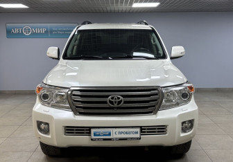 Подержанный автомобиль Toyota Land Cruiser Suv 2014 года (2 фото)