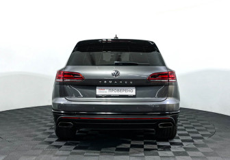 Подержанный автомобиль Volkswagen Touareg 2019 года (6 фото)