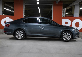 Подержанный автомобиль Skoda Superb Liftback 2019 года (4 фото)