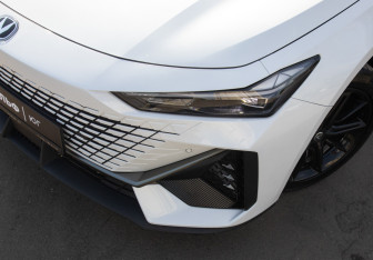 Подержанный автомобиль Changan UNI-V 2024 года (27 фото)